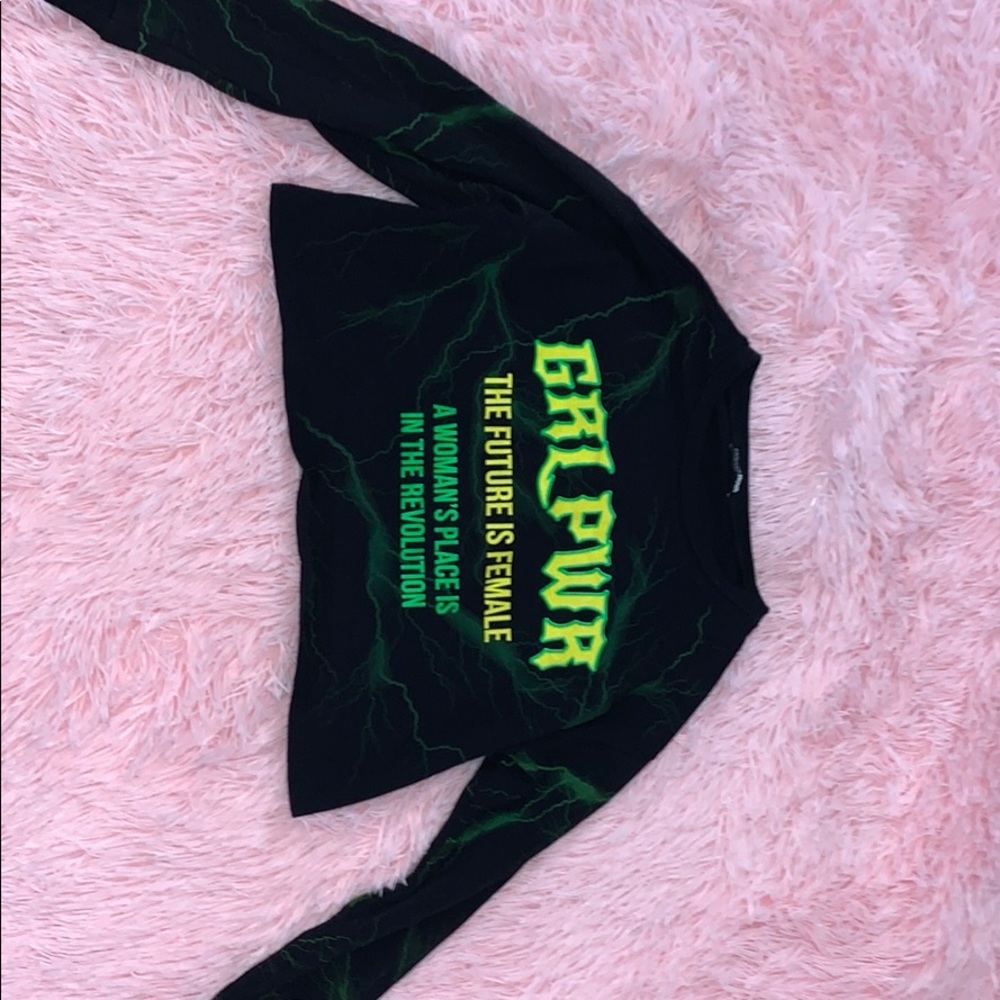 Long sleeve cropped shirt